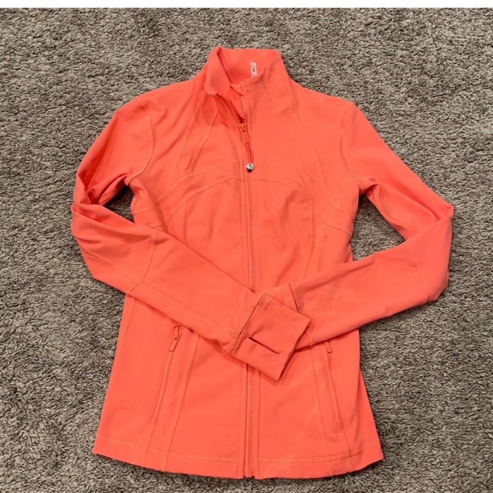 Lululemon Define *Luon Raspberry Cream. Perfect condition! Worn once.